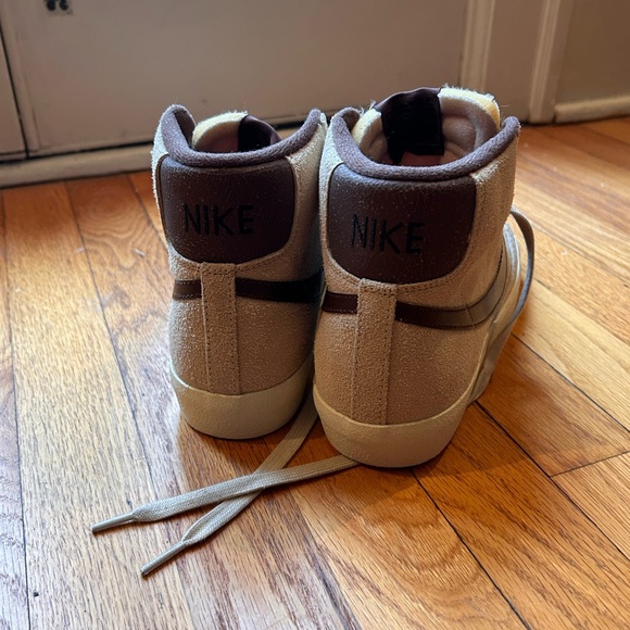 Brown Nike Blazers Mid 77 - Picture 5 of 7